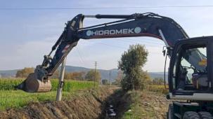 Manisa'da tarım arazileri taşkınlara karşı korunuyor