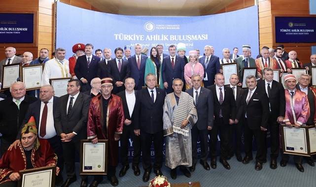 Ahi beratları takdim edildi