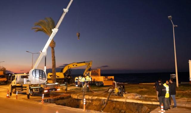 İZSU ekipleri Güzelbahçe–Narlıdere ana iletim hattındaki arızayı giderdi