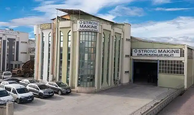 Kumlama Makinesi: Endüstriyel Üretimde Yüzey Kalitesinin Anahtarı