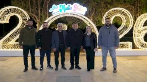 Adana’da 10 noktada yeni yıl ışıklandırması ile renkli görüntüler oluştu