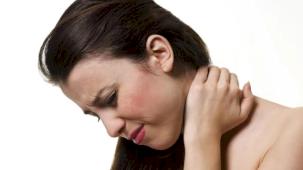 Akıllı telefon ve bilgisayar kullanımı boyun sağlığını tehdit ediyor