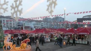 Ankara Keçiören’de kadın emeği yeni yıl pazarına yoğun ilgi