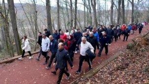 Bakan Tekin öğretmenlerle doğa yürüyüşü yaptı