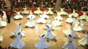 Dünyanın dört bir yanından Mevlana dostları Konya'da buluştu