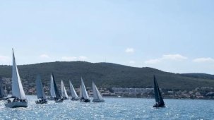 İzmir Marina, kış boyunca yelken tutkunlarını ağırlıyor