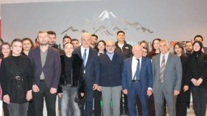 Kayseri milletvekili Cıngı üniversitelilerle buluştu