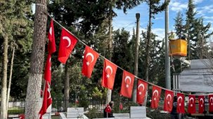 Kocaeli Gebze Şehitliği’nde kapsamlı bakım ve peyzaj çalışması