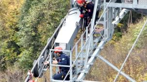 Kocaeli'de teleferik hattında nefes kesen kurtarma tatbikatı
