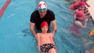 Kocaeli'de yüzme bilmeyen kalmasın projesi sürüyor