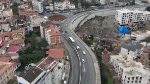 Trabzon'da yol çalışmaları gece gündüz sürüyor