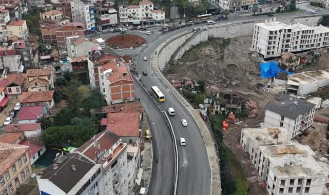 Trabzon'da yol çalışmaları gece gündüz sürüyor
