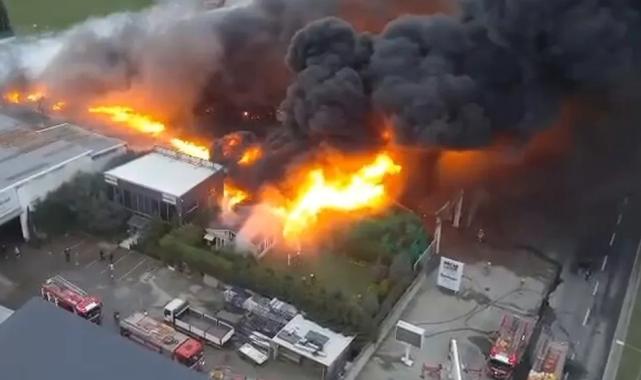 İstanbul Büyükçekmece'de fabrika yangını kontrol altında