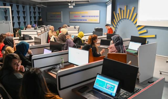 Konya Selçuklu’da öğretmenlere yapay zeka atölyeleri başladı