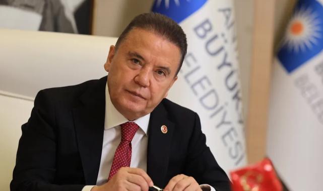 Muhittin Böcek hastaneye kaldırıldı