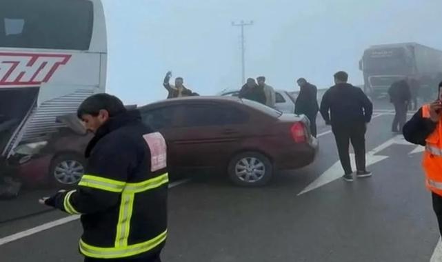 Sivas–Kayseri Karayolu'nda yoğun sis zincirleme kazaya yol açtı