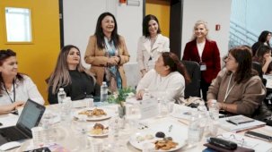 Aileyi merkeze alan çalıştay Karşıyaka’da gerçekleştirildi