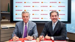 Akbank, Kadın KOBİ’lerin Dönüşümüne Liderlik Ediyor