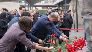 İzmir’in şehitleri Fethi Sekin ve Musa Can unutulmadı