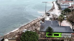 Kocaeli Ulaşlı sahiline dalga kırıcı set