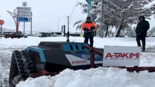 Kocaeli'de karla mücadelede robotik teknoloji