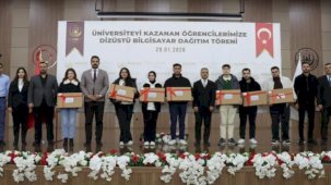 Midyat’ta üniversitelilere 252 dizüstü bilgisayar desteği