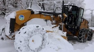 Sakarya'da karla mücadele mesaisi! 6 grup yolu ulaşıma açıldı