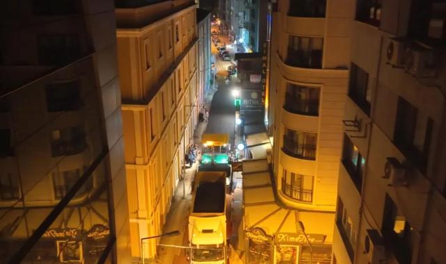 Alsancak’ta altyapısı tamamlanan sokaklar asfaltlanıyor