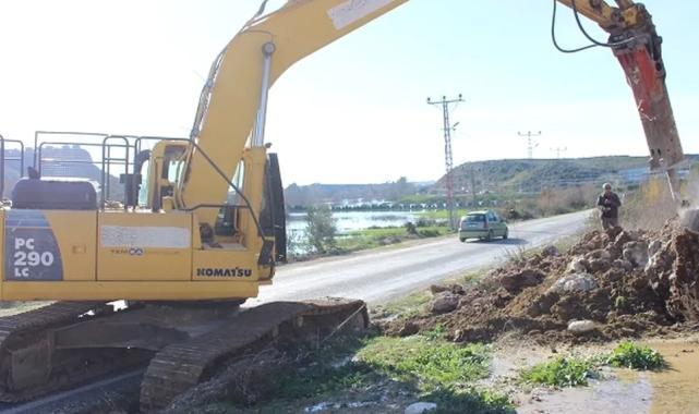 Antalya Büyükşehir Belediyesi ekiplerinden yol mesaisi