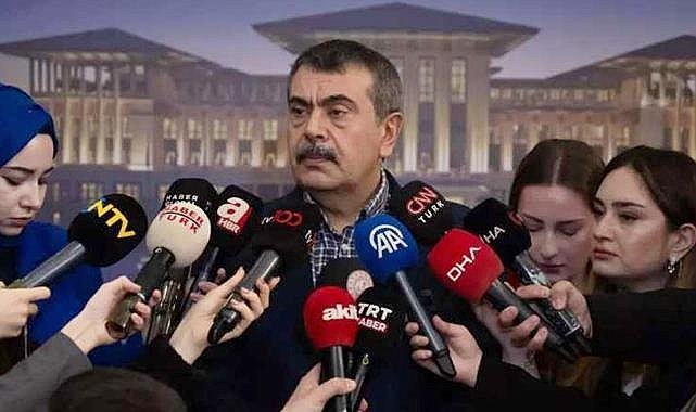 Bakan Tekin Külliye'den Özgür Özel'e yüklendi!