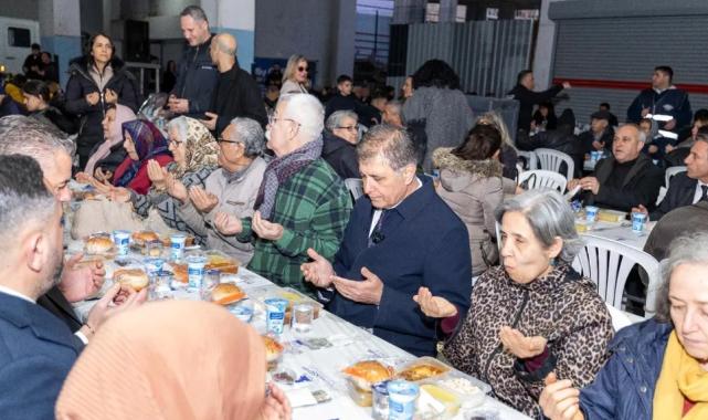 Başkan Tugay binlerce Bucalıyla aynı sofrada buluştu