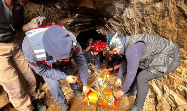 İzmir Selçuk'ta mağarada 9 saatlik kurtarma seferberliği