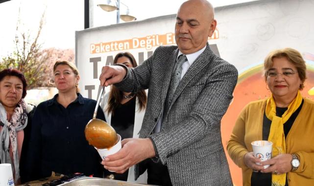 Kadın kooperatiflerinden tarhana ikramı