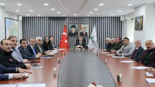 Artvin’de Vali Ergün muhtarların sorunlarını dinledi