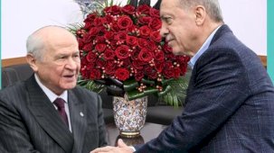 Bahçeli'den Cumhurbaşkanı Erdoğan'a 72 güllü yaş hediyesi