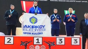 İstanbul Bakırköylü karateciler gururlandırdı