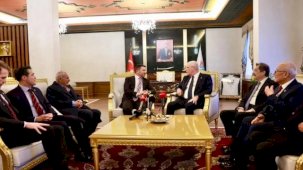 Müsavat Dervişoğlu orucunu Nevşehirlilerle açtı