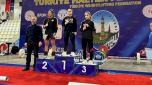 Nevşehirli halterci Hatice Kızmaz tarihe geçti