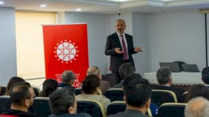 Osmaniye’de yapay zekâ çağında gazeteciliğin geçirdiği dönüşüm anlatıldı