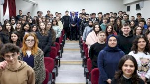 Sakarya'da Başkan Alemdar liselilerle buluştu