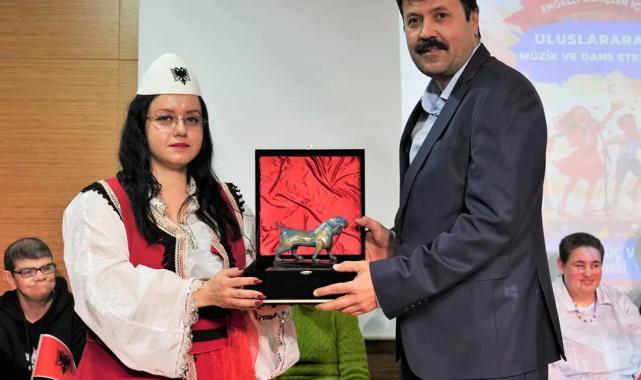 Ankara Keçiören 'sese güç ver'di