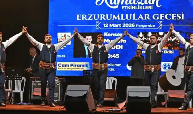 Antalya'da türküler söylendi halaylar çekildi
