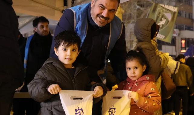 Kocaeli Büyükşehir’den kandil simidi ikramı