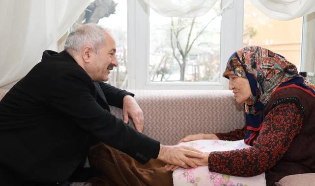 Kocaeli Gebze’de 100 yaşındaki Hesna Teyzeye ziyaret