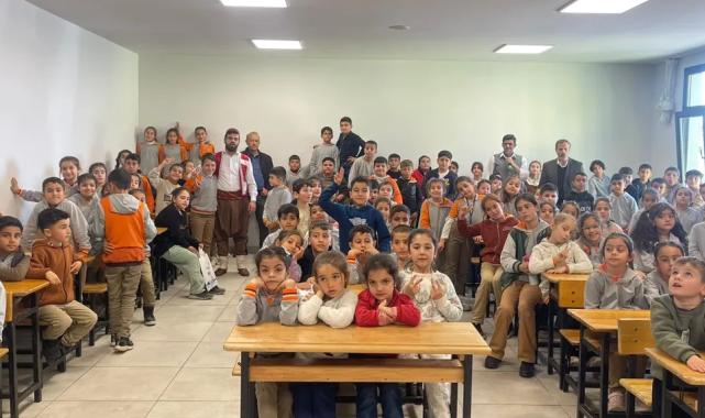Malatya’da Şehir Tiyatro ekibi öğrencilerle buluştu