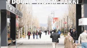 Başkentliler bayramı Büyükşehir'in parklarında kutladı