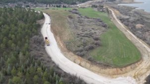 Çorum Çomar Barajı’nda yol genişletme çalışmaları sürüyor