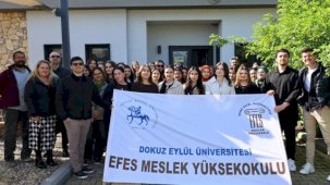 Gençler kariyerleri için Efes Tarlası Yaşam Köyü'nde buluştu