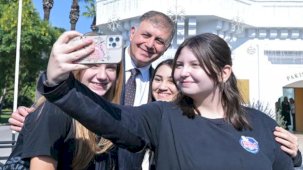 İzmir’de gençler yalnız değil