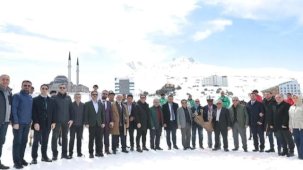 Kayseri Erciyes'te 'kökbörü' heyecanı